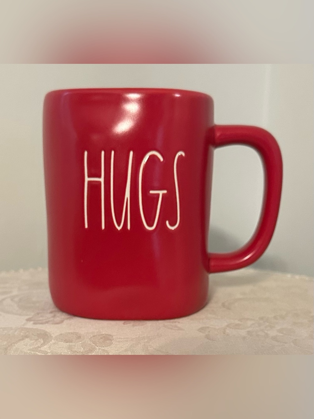 Red ‘Hugs’ Ceramic Rae Dunn Mug